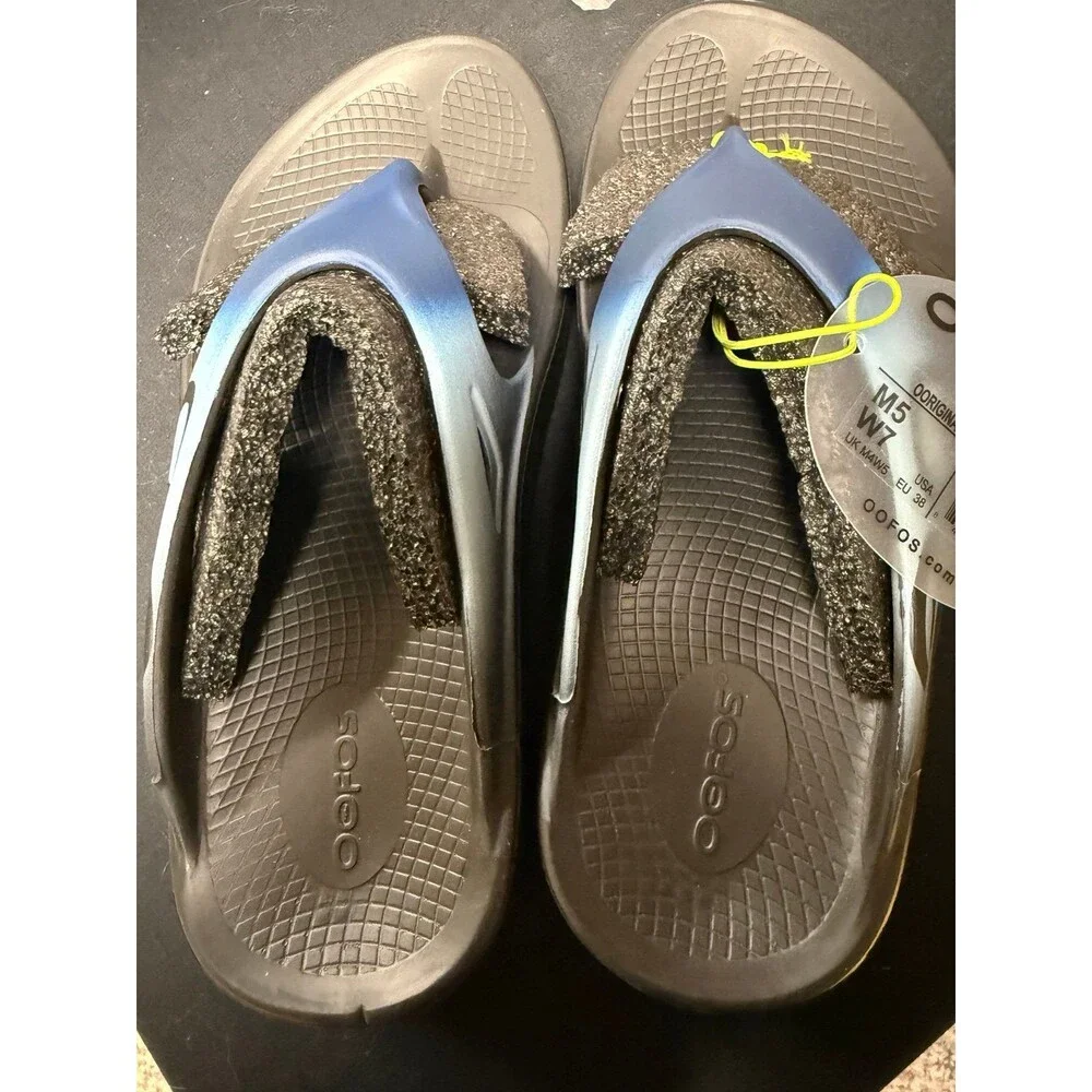 Blue/Black Oofos